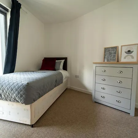 Spacious Apartment In Woking Town Centre Extérieur photo