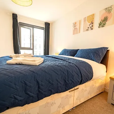 Spacious Apartment In Woking Town Centre Extérieur photo