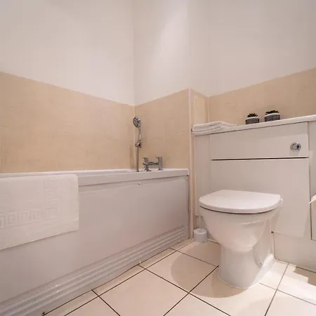 Spacious Apartment In Woking Town Centre Extérieur photo
