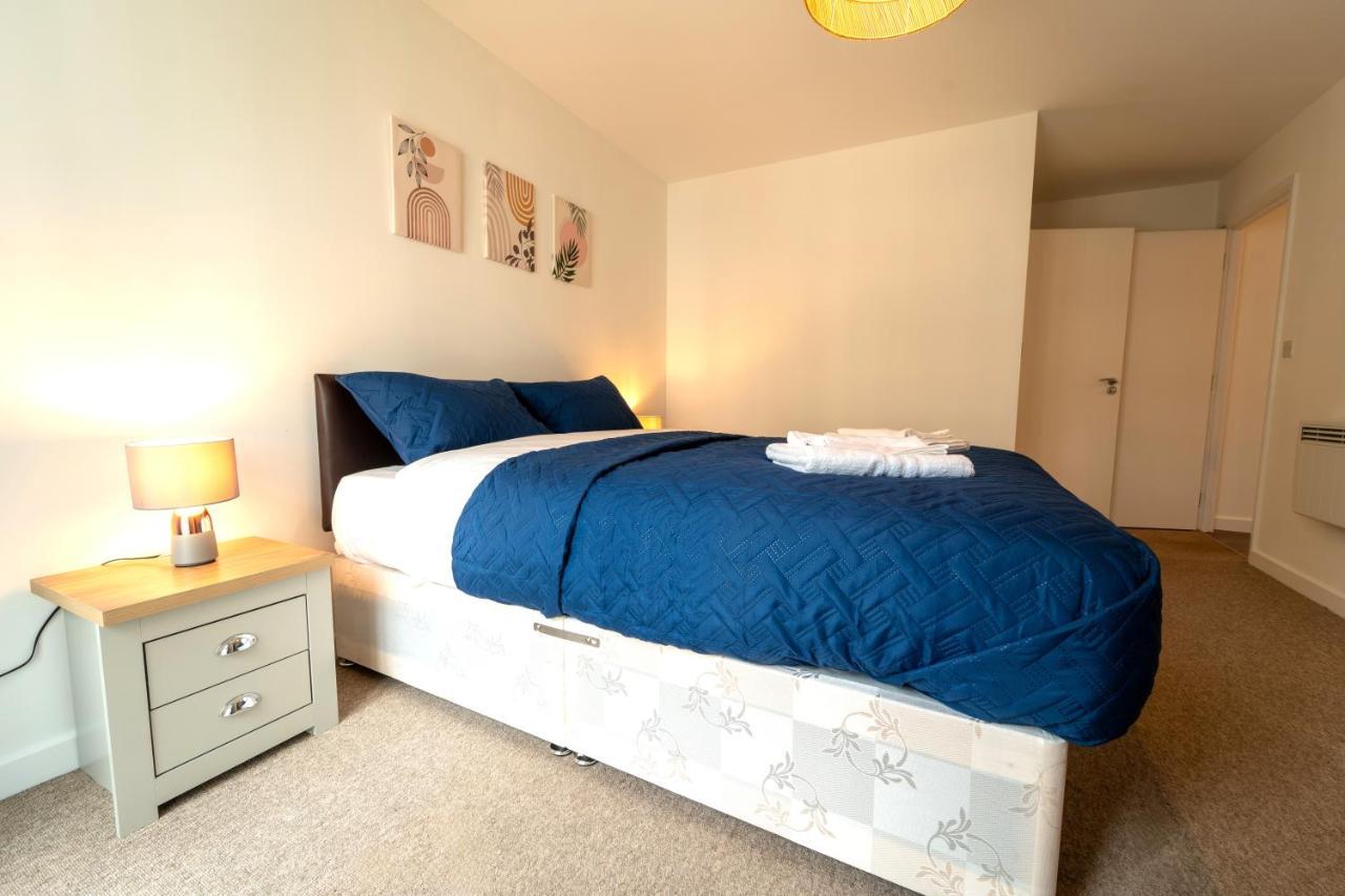 Spacious In Town Centre Woking