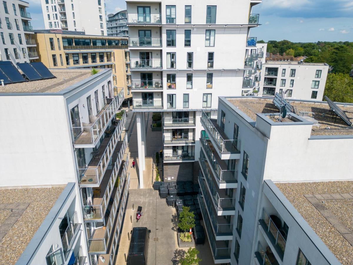 Apartment Spacious In Town Centre Woking