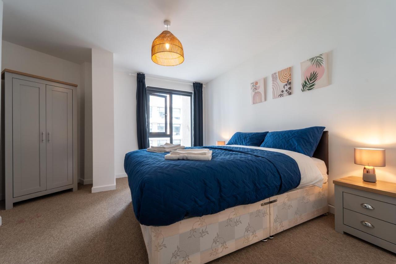 Spacious In Town Centre Woking