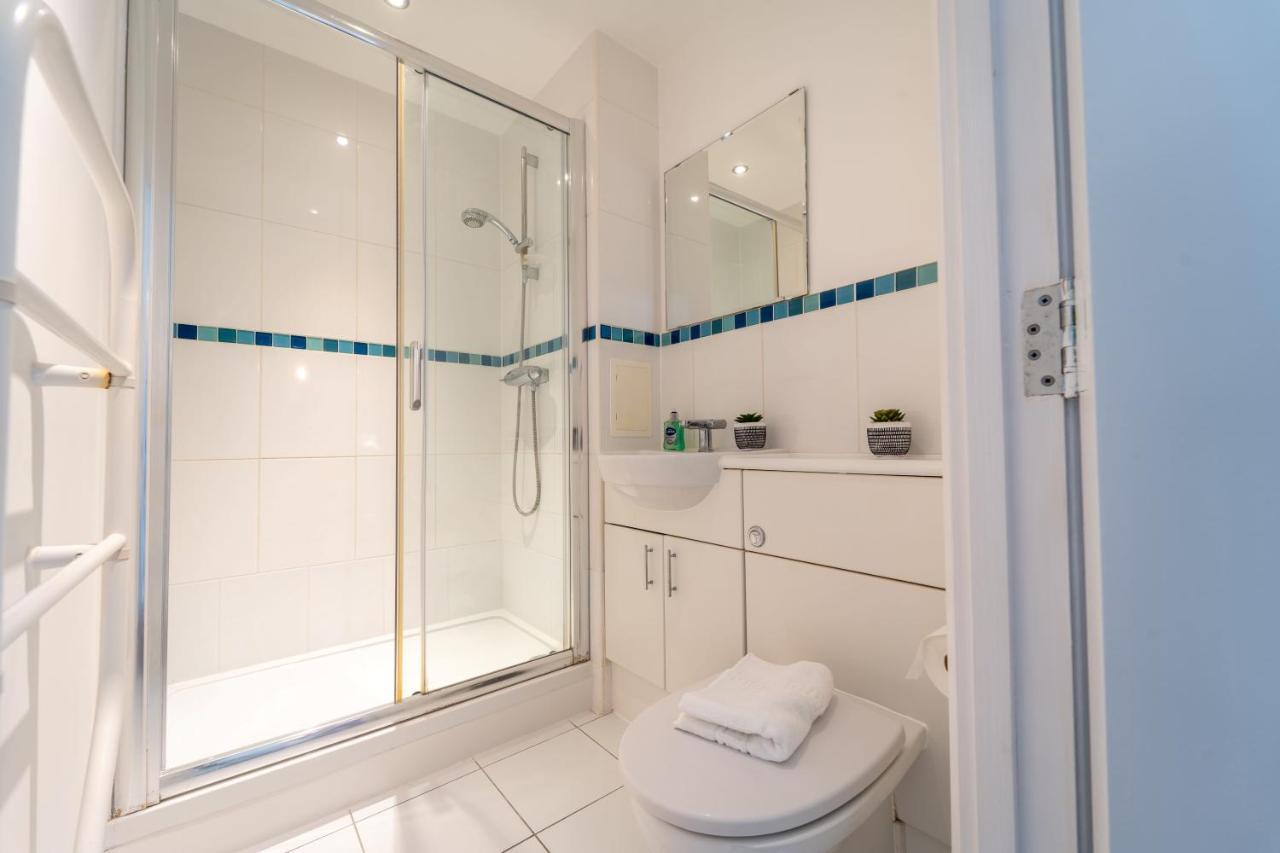 Apartment Spacious In Town Centre *